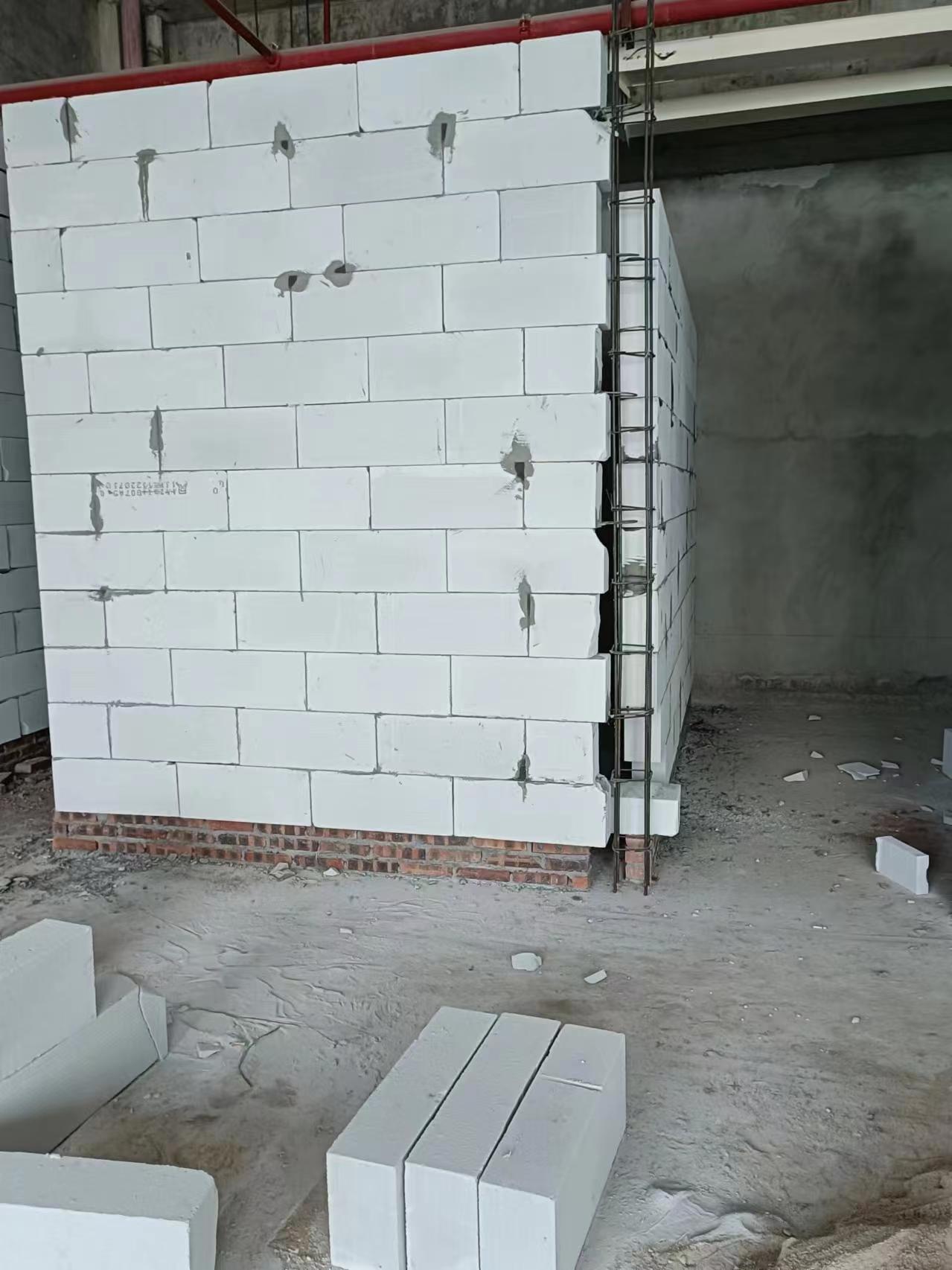 加气砖隔墙作业场景